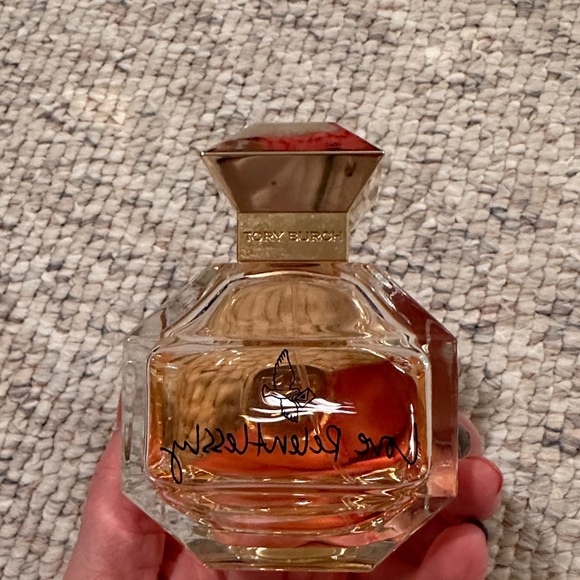 Tory Burch 3/4 filled Love Relentlessly Gold Bottle hard to find - Picture 5 of 5